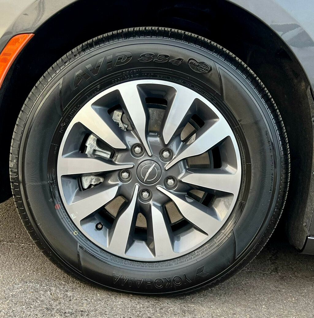 2021 Chrysler Pacifica Hybrid Limited FWD - 22953264 - 39