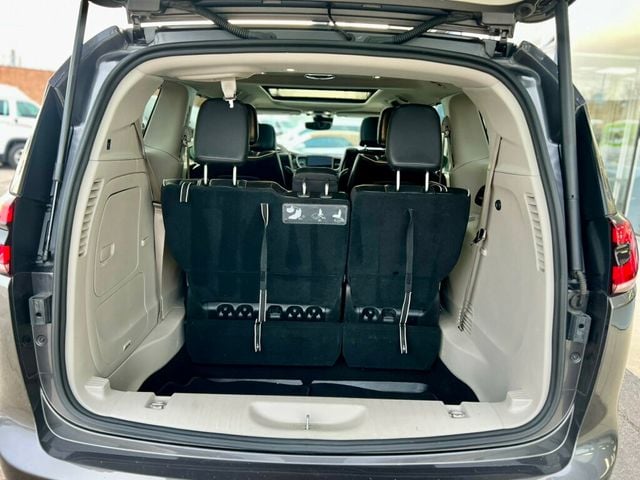 2021 Chrysler Pacifica Hybrid Limited FWD - 22953264 - 6