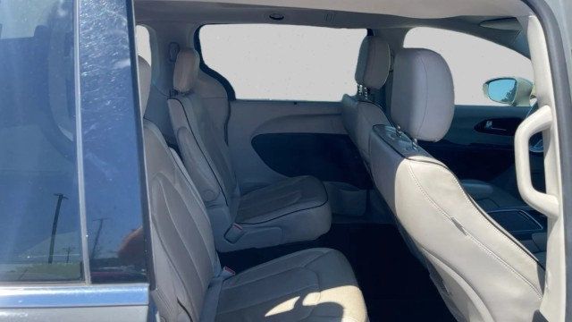 2021 Chrysler Pacifica Limited AWD - 23026706 - 16