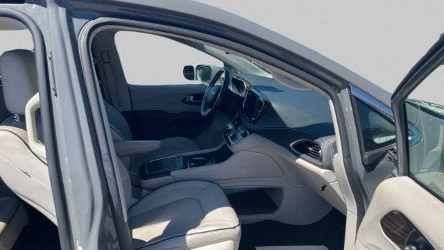 2021 Chrysler Pacifica Limited AWD - 23026706 - 17