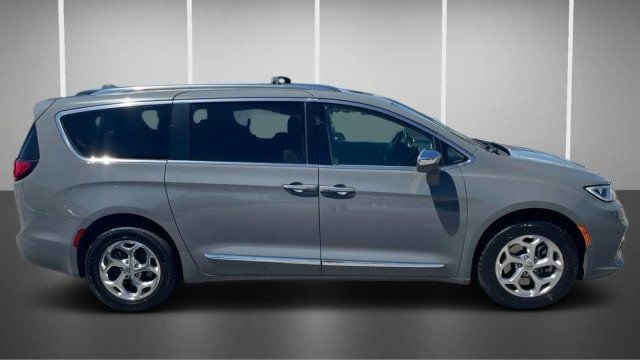 2021 Chrysler Pacifica Limited AWD - 23026706 - 3