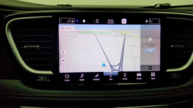 2021 Chrysler Pacifica Pinnacle AWD w/ Trailer-Tow Group - 23066962 - 18