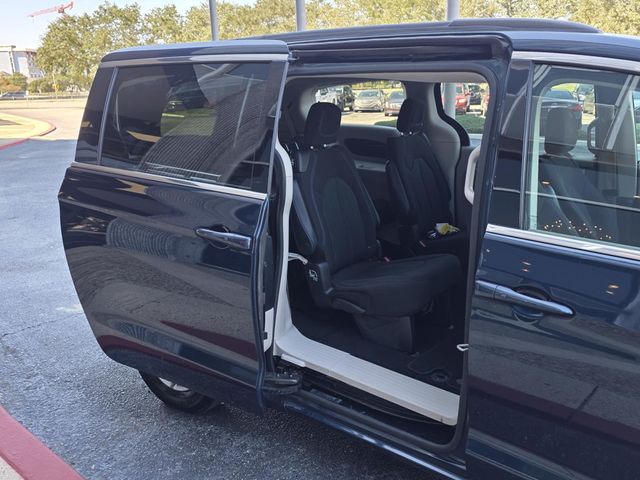 2021 Chrysler Pacifica Touring FWD - 22930831 - 15