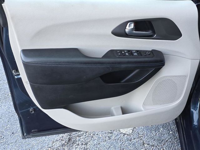 2021 Chrysler Pacifica Touring FWD - 22930831 - 33