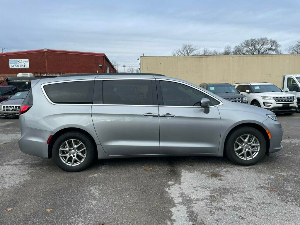 2021 Chrysler Pacifica Touring FWD - 22712360 - 4