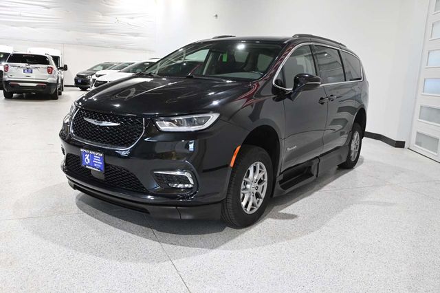2021 Chrysler Pacifica Touring FWD - 23031685 - 9