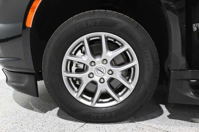 2021 Chrysler Pacifica Touring FWD - 23031685 - 11
