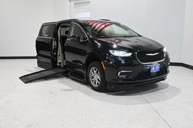 2021 Chrysler Pacifica Touring FWD - 23031685 - 1