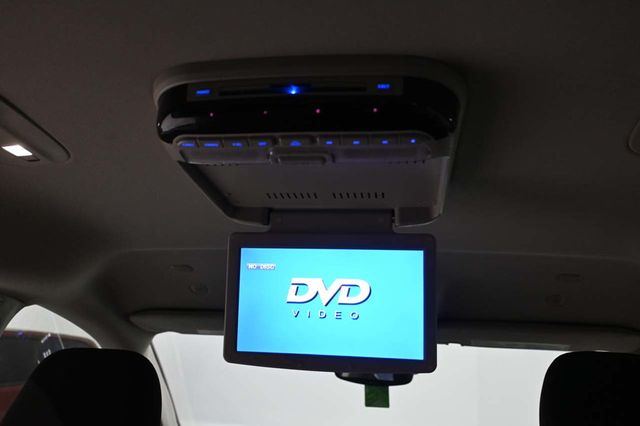 2021 Chrysler Pacifica Touring FWD - 23031685 - 28