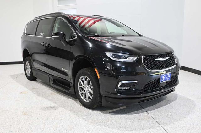 2021 Chrysler Pacifica Touring FWD - 23031685 - 2