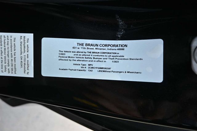 2021 Chrysler Pacifica Touring FWD - 23031685 - 34