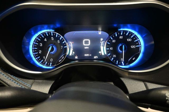 2021 Chrysler Pacifica Touring FWD - 23031685 - 36