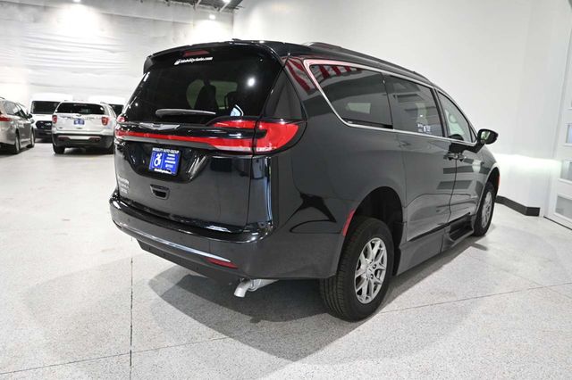 2021 Chrysler Pacifica Touring FWD - 23031685 - 5