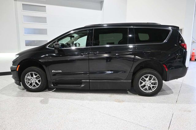2021 Chrysler Pacifica Touring FWD - 23031685 - 8