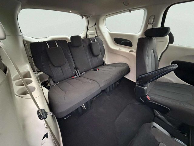 2021 Chrysler Pacifica Touring FWD - 22995697 - 24