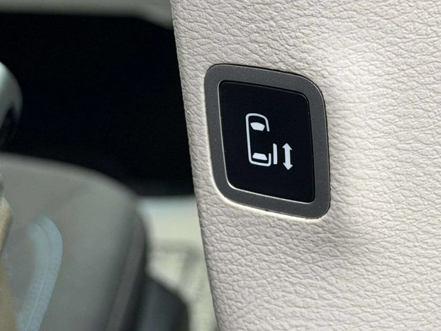 2021 Chrysler Pacifica Touring FWD - 22995697 - 25