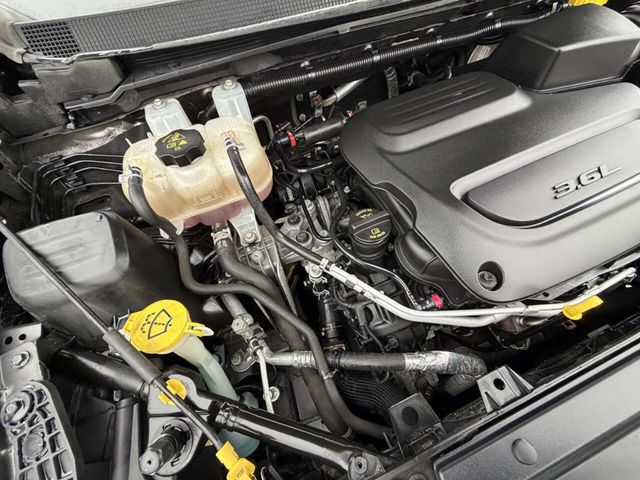 2021 Chrysler Pacifica Touring FWD - 22995697 - 29