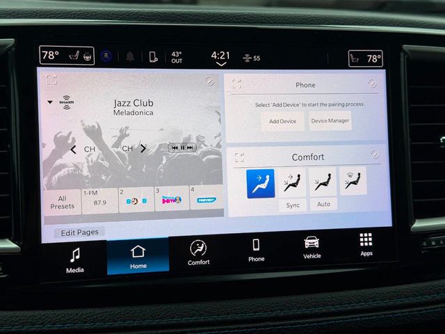 2021 Chrysler Pacifica Touring FWD - 22995697 - 39