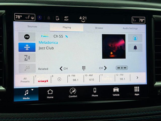 2021 Chrysler Pacifica Touring FWD - 22995697 - 40