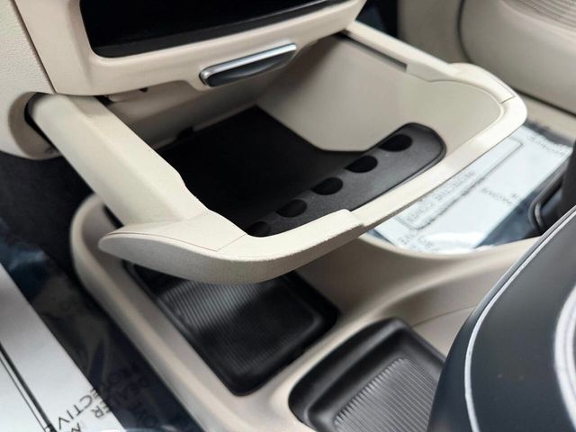 2021 Chrysler Pacifica Touring FWD - 22995697 - 45