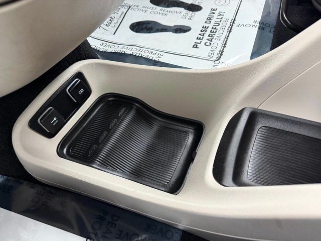 2021 Chrysler Pacifica Touring FWD - 22995697 - 46