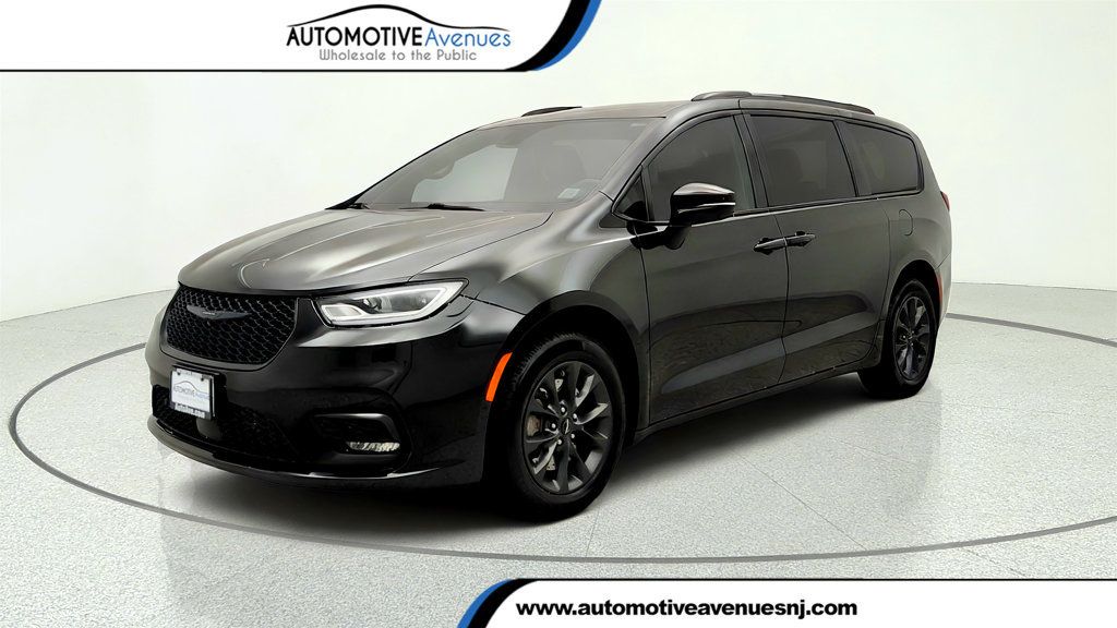 2021 Chrysler Pacifica Touring L AWD w/ Premium & Safety Sphere Group - 23067077 | Video 1
