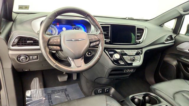 2021 Chrysler Pacifica Touring L AWD w/ Premium & Safety Sphere Group - 23067077 - 11