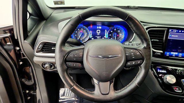 2021 Chrysler Pacifica Touring L AWD w/ Premium & Safety Sphere Group - 23067077 - 12