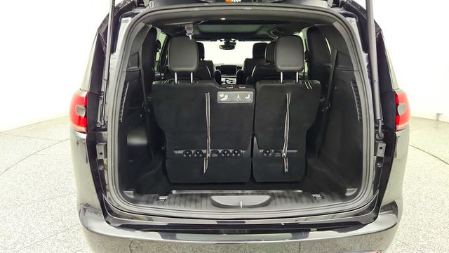 2021 Chrysler Pacifica Touring L AWD w/ Premium & Safety Sphere Group - 23067077 - 21