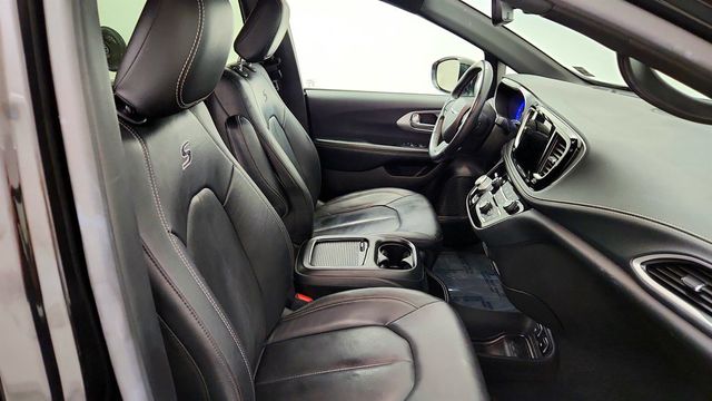 2021 Chrysler Pacifica Touring L AWD w/ Premium & Safety Sphere Group - 23067077 - 24