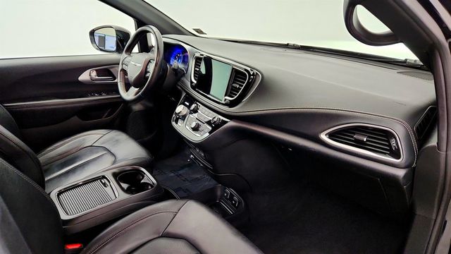 2021 Chrysler Pacifica Touring L AWD w/ Premium & Safety Sphere Group - 23067077 - 25
