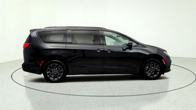 2021 Chrysler Pacifica Touring L AWD w/ Premium & Safety Sphere Group - 23067077 - 3