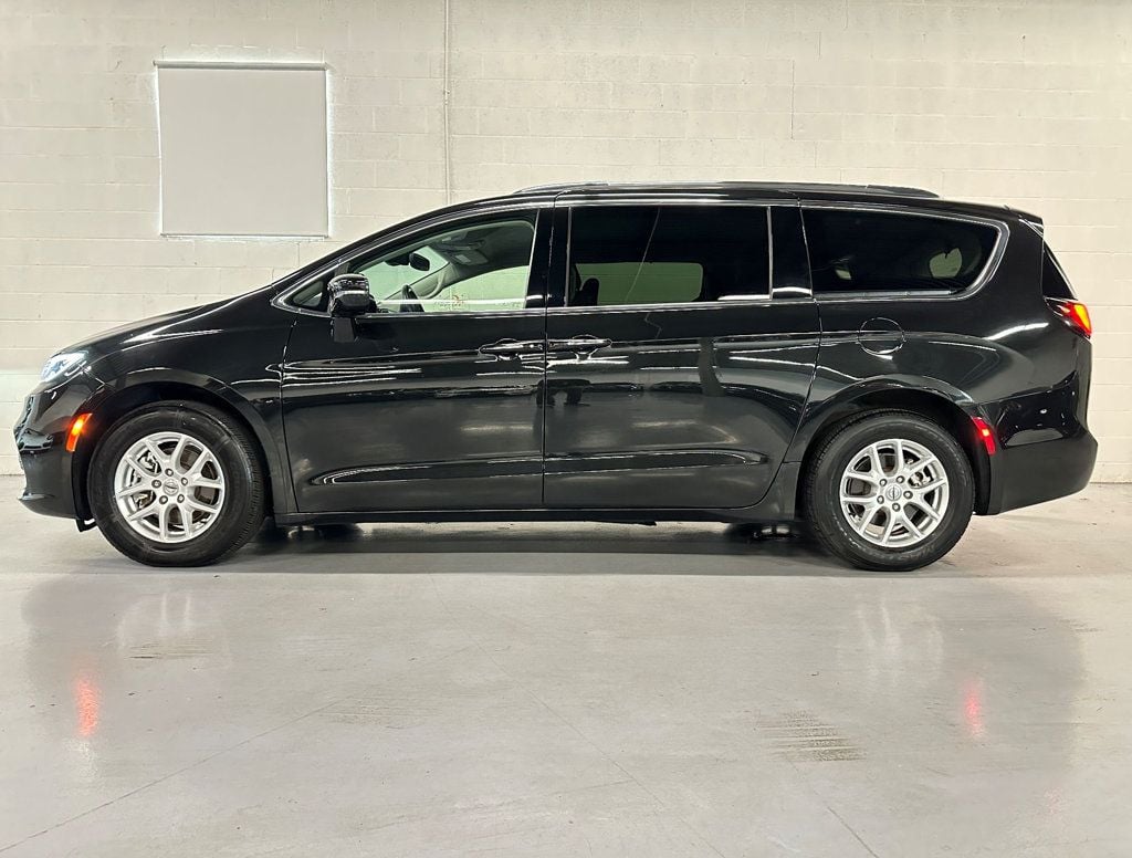 2021 Chrysler Pacifica Touring L FWD - 22622091 - 2