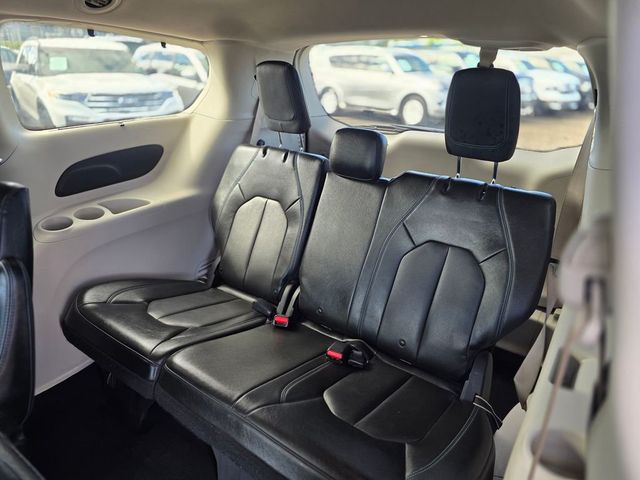 2021 Chrysler Pacifica Touring L FWD - 22983623 - 17