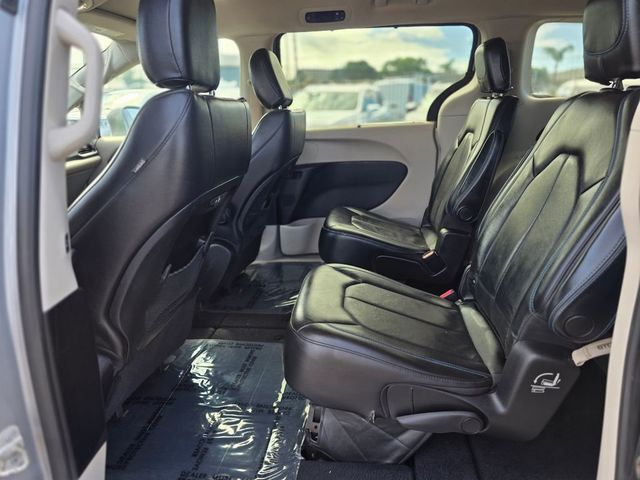 2021 Chrysler Pacifica Touring L FWD - 22983623 - 18