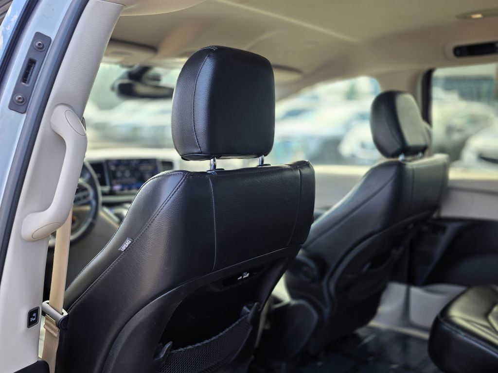 2021 Chrysler Pacifica Touring L FWD - 22983623 - 20