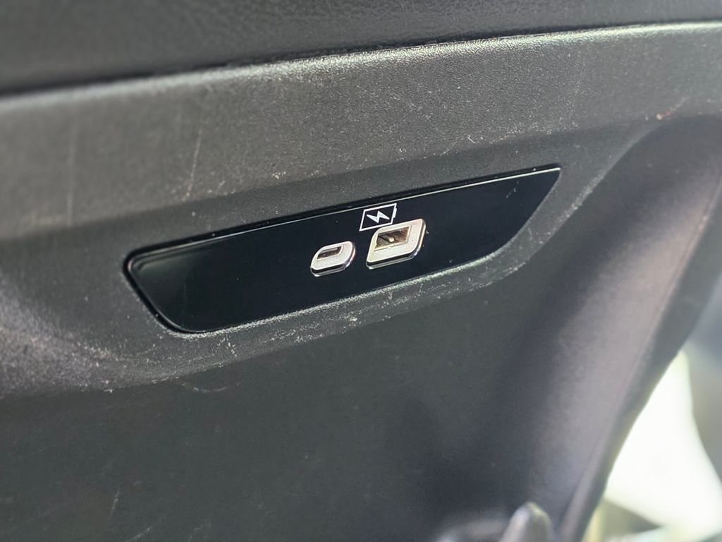 2021 Chrysler Pacifica Touring L FWD - 22983623 - 21