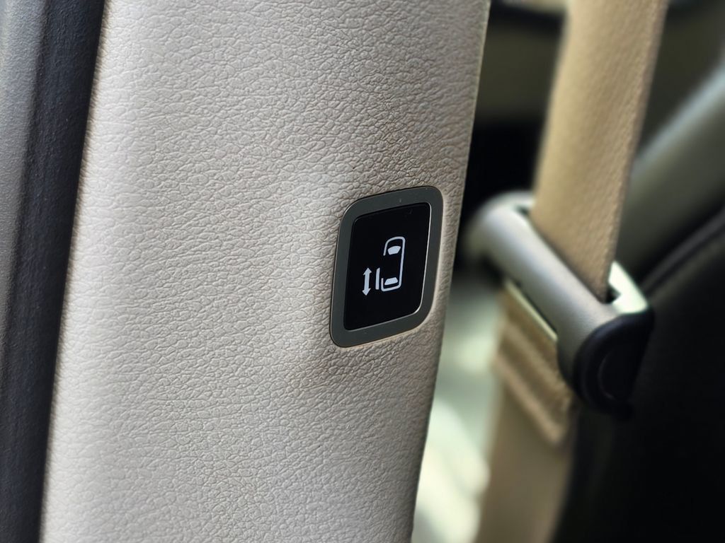 2021 Chrysler Pacifica Touring L FWD - 22983623 - 22