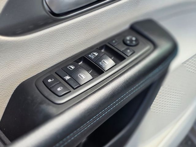 2021 Chrysler Pacifica Touring L FWD - 22983623 - 25