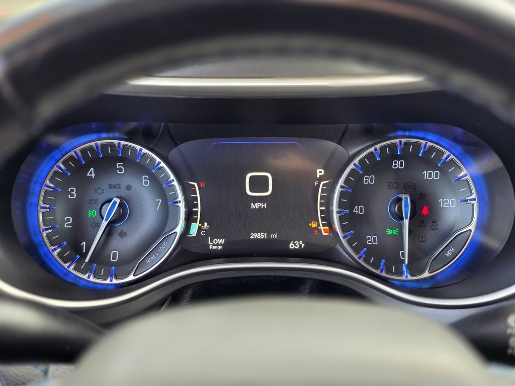 2021 Chrysler Pacifica Touring L FWD - 22983623 - 28