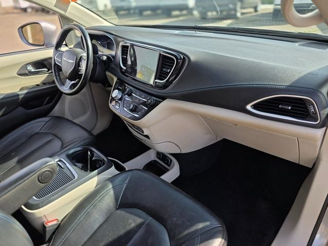 2021 Chrysler Pacifica Touring L FWD - 22983623 - 2