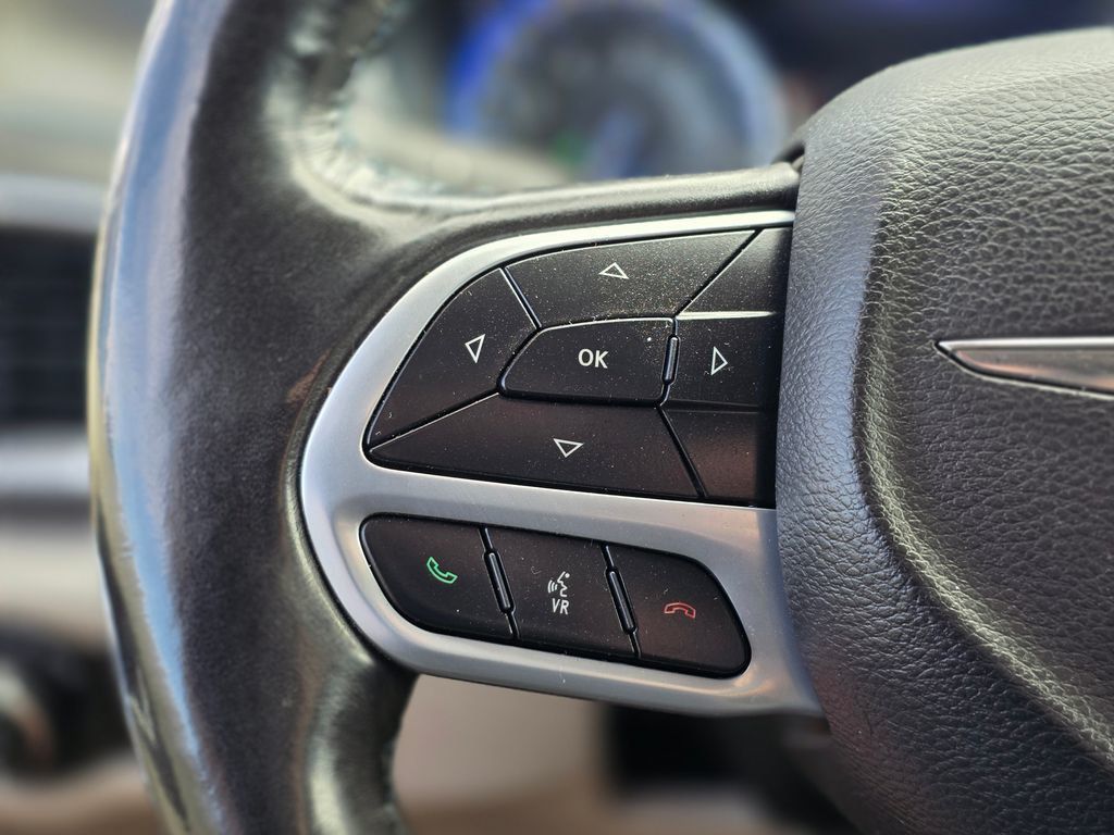 2021 Chrysler Pacifica Touring L FWD - 22983623 - 29