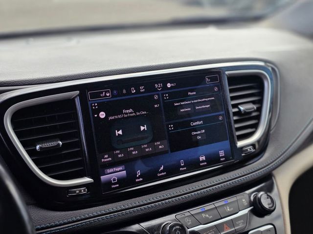 2021 Chrysler Pacifica Touring L FWD - 22983623 - 32