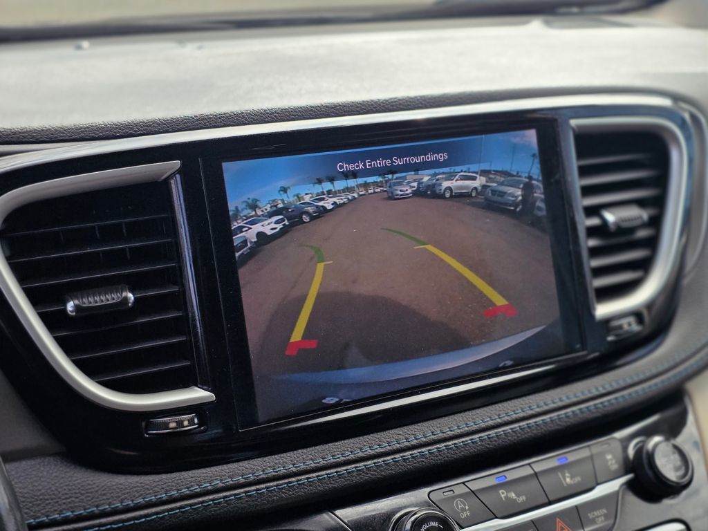 2021 Chrysler Pacifica Touring L FWD - 22983623 - 33