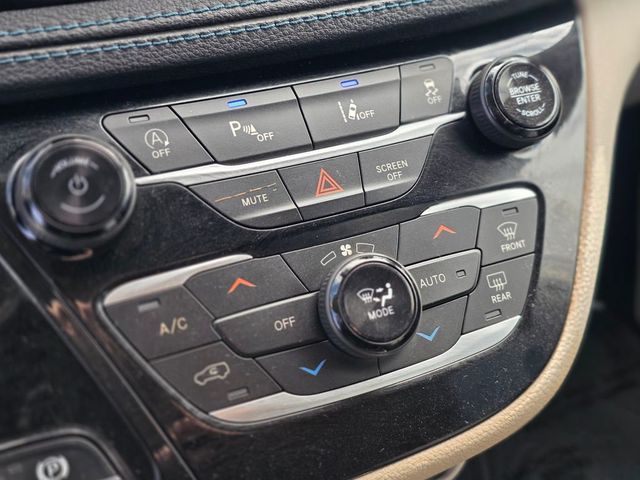 2021 Chrysler Pacifica Touring L FWD - 22983623 - 35