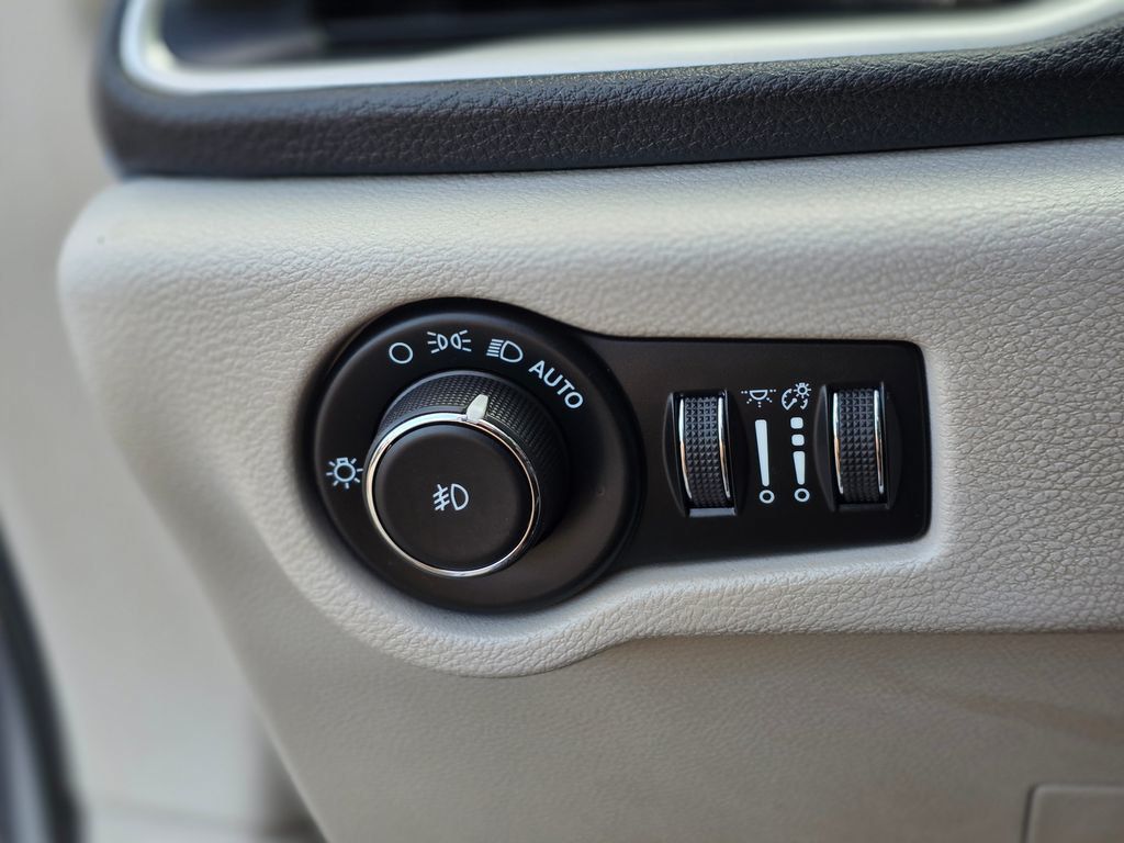 2021 Chrysler Pacifica Touring L FWD - 22983623 - 44