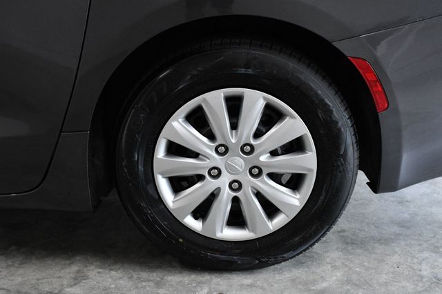 2021 Chrysler Voyager L FWD - 22955621 - 10