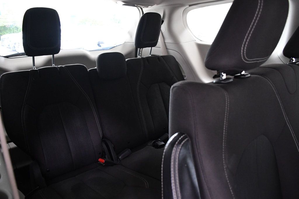 2021 Chrysler Voyager L FWD - 22955621 - 12