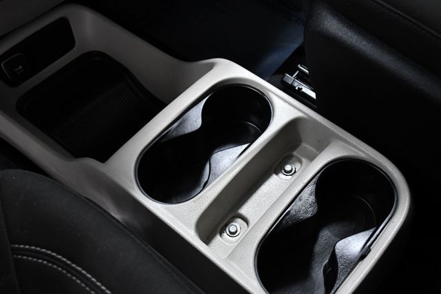 2021 Chrysler Voyager L FWD - 22955621 - 23