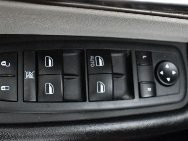 2021 Chrysler Voyager L photo 4